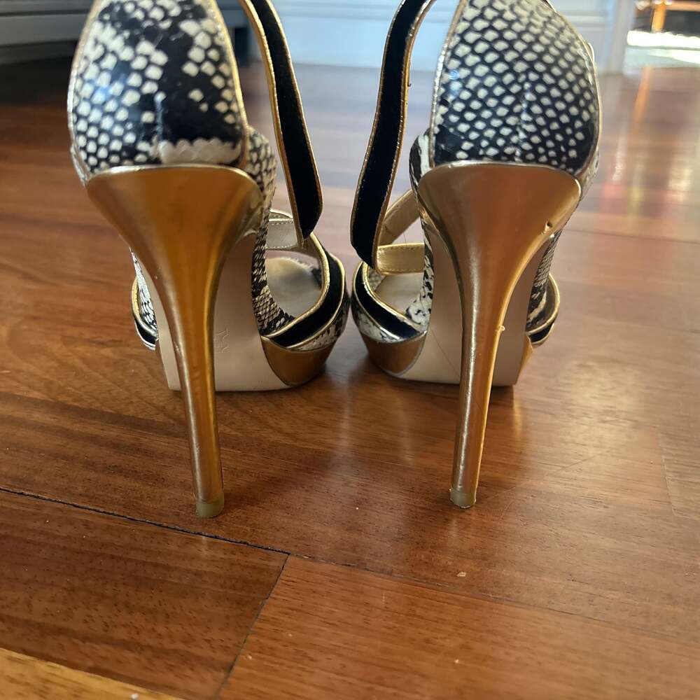 Bcbgmaxazria Olinda Python Snakeskin Print Criss-… - image 5